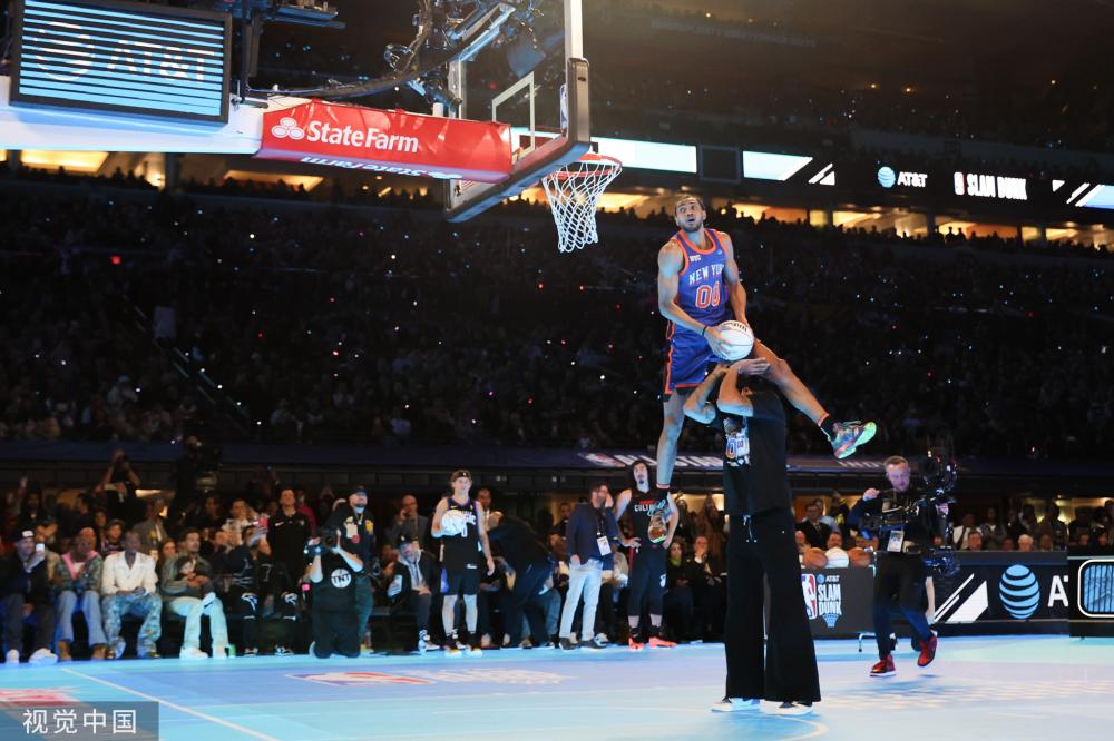 队摘得桂冠 队摘得桂冠